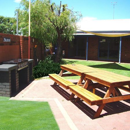 Dunsborough Inn Backpackers Exteriör bild